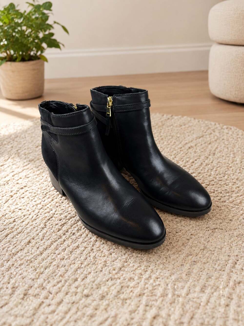 Lauren Ralph Lauren Damara Black Leather Ankle Boots 7.5B